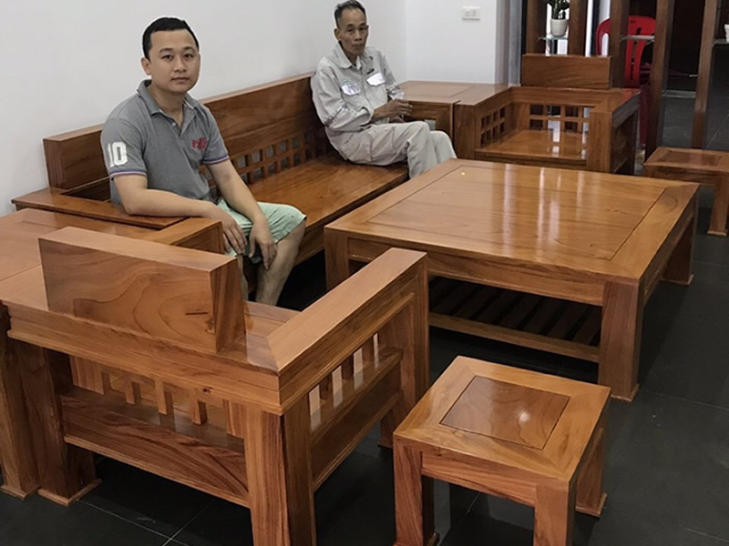 ban-ghe-go-tu-nhien-don-gian